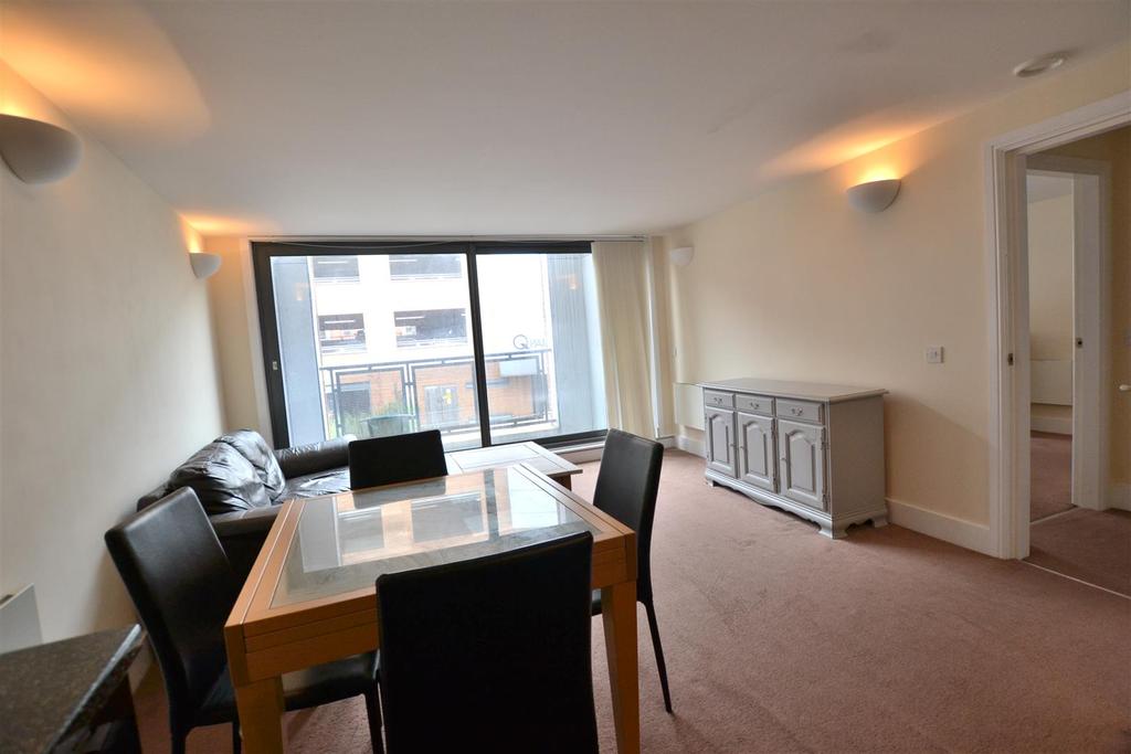 11 Epworth Street, Liverpool 2 bed apartment £725 pcm (£167 pw)