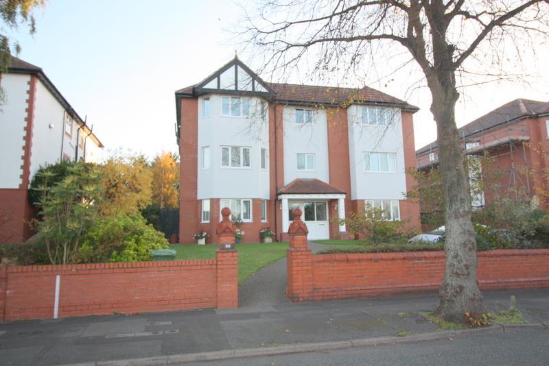 Dowhills Road, Blundellsands, Merseyside 2 bed apartment £850 pcm (£
