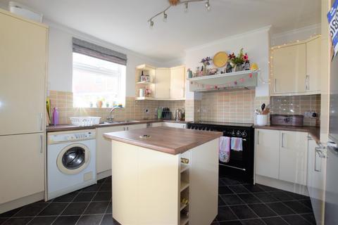 68 Barton Road, Exeter, EX2 9BY