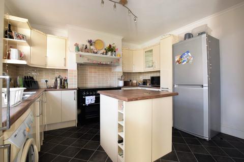 68 Barton Road, Exeter, EX2 9BY