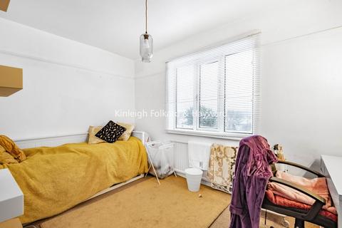 29 Layhams Road, West Wickham, BR4 9HD