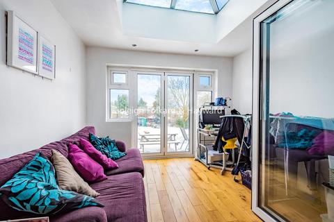 29 Layhams Road, West Wickham, BR4 9HD