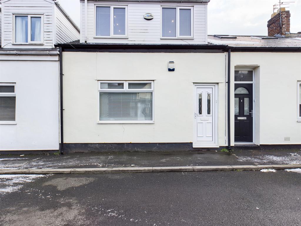 Montague Street, Fulwell, Sunderland, SR6 9RZ 2 bed cottage £135,000
