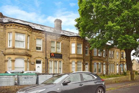 Studio to rent, Highfields Road, Town Centre, Huddersfield, HD1