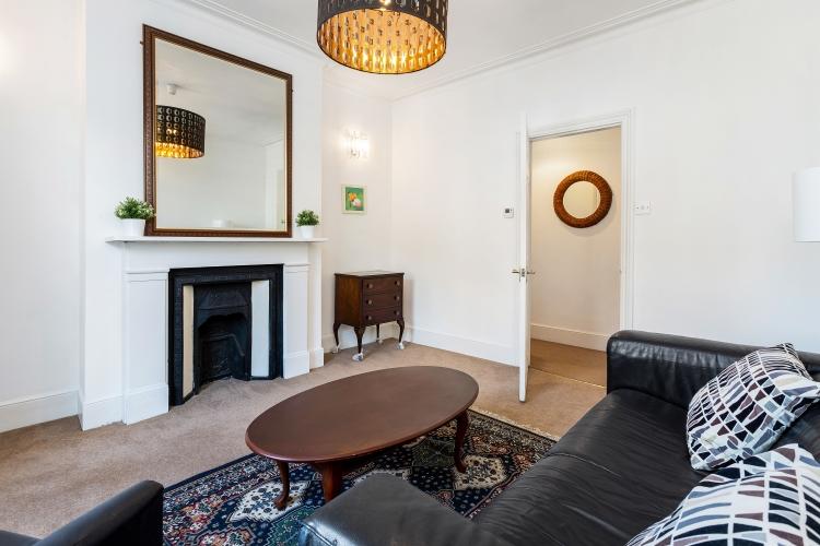 St. Olaf's Road London SW6 2 bed apartment £1,500 pcm (£346 pw)