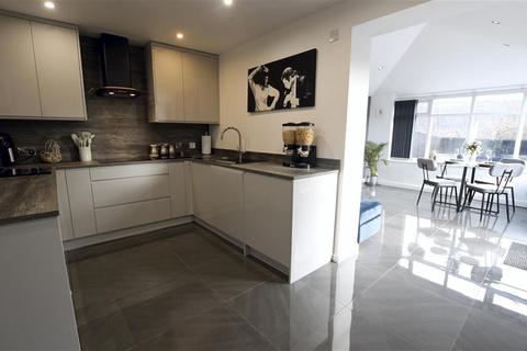 87 Delphinium Way, Lower Darwen, Darwen, BB3 0SX