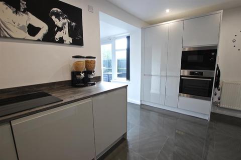 87 Delphinium Way, Lower Darwen, Darwen, BB3 0SX