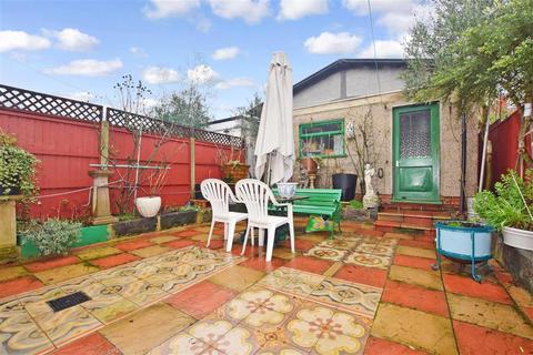 27 Hurst Close, London, E4 8DN