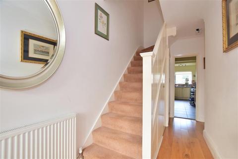 27 Hurst Close, London, E4 8DN