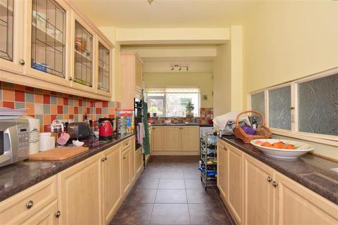 27 Hurst Close, London, E4 8DN