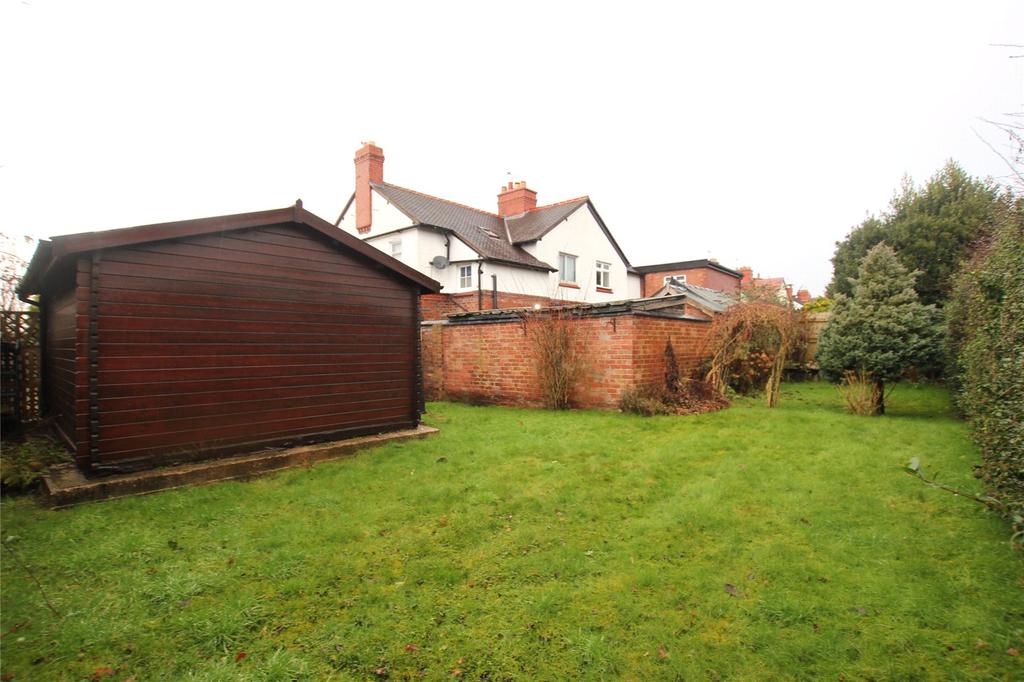 Long Lane, Saughall, Chester, CH1 4 bed semidetached house £300,000