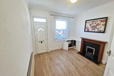 2 bedroom end of terrace house to rent, Cowper Street, Town Centre, Luton, LU1
