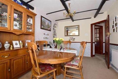 9 Meadow Walk, Wallington, SM6 7EJ