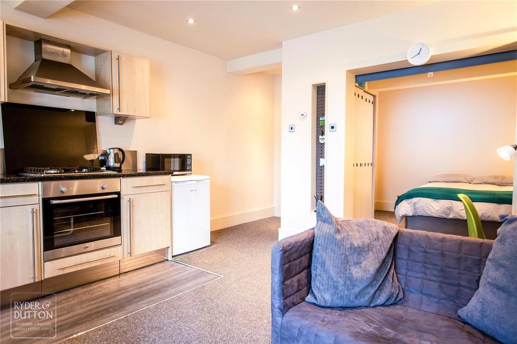 Living Room/Kitchen