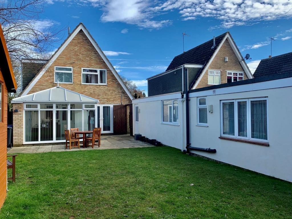 Acre Lane, Kingsthorpe, Northampton NN2 8DF 3 bed detached house £325,000