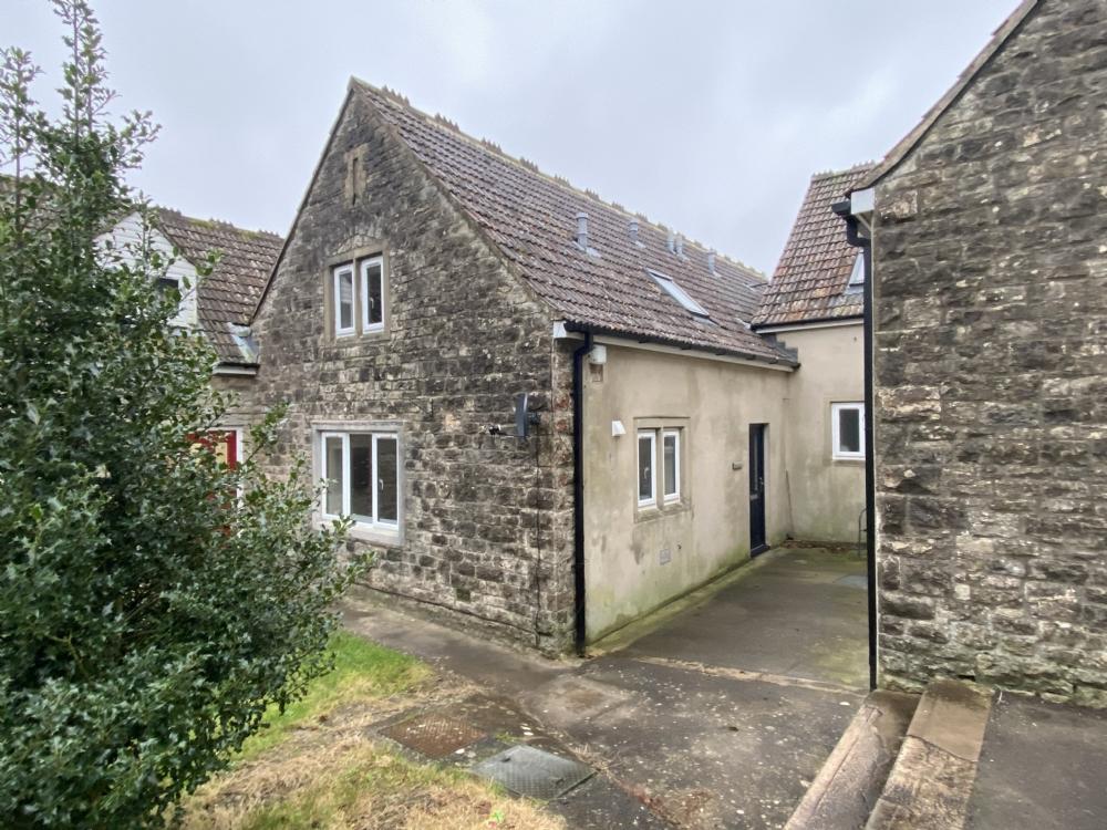 Angwin Close, Shepton Mallet 1 bed flat £525 pcm (£121 pw)