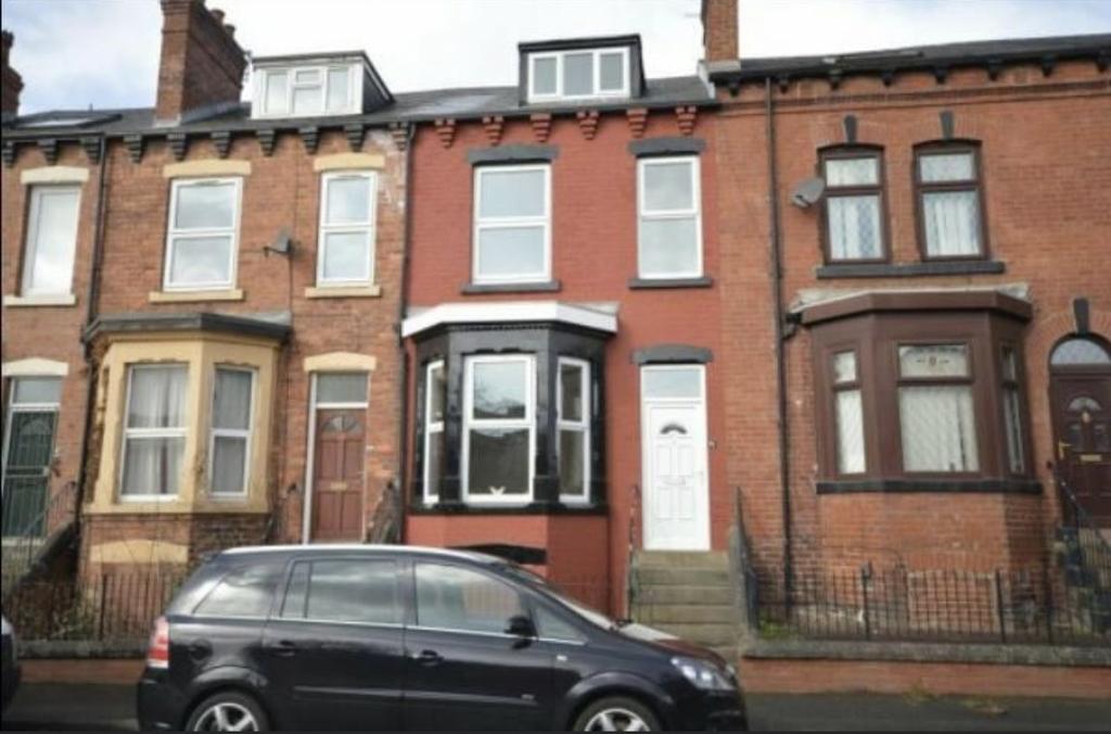 Leeds, West Yorkshire, LS8 5 bed terraced house to rent £900 pcm (£