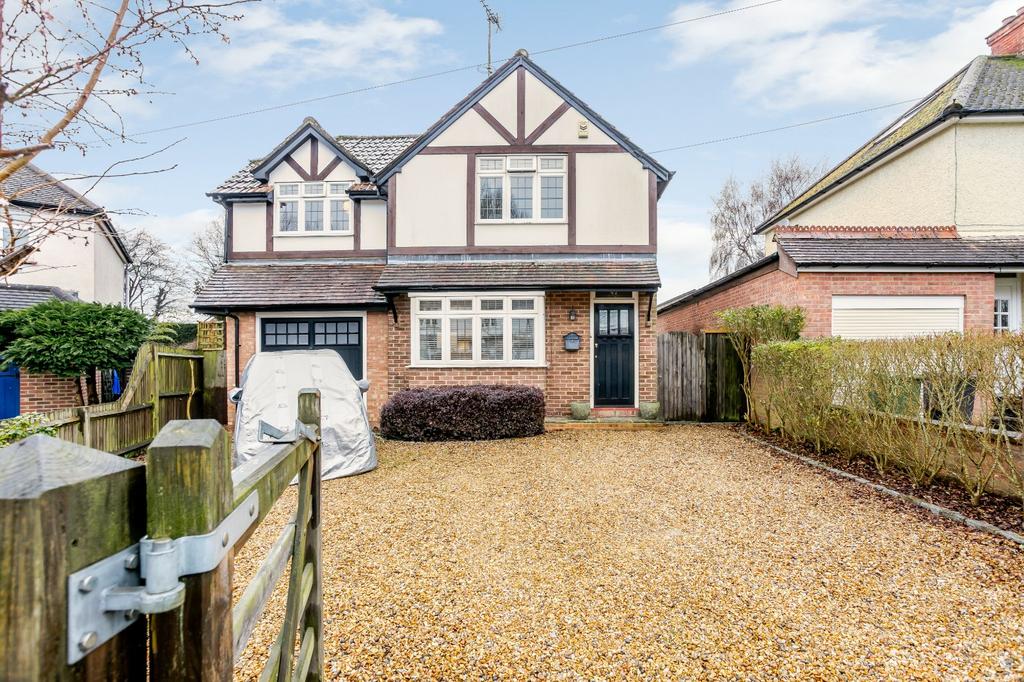 Poplar Avenue, Windlesham 4 bed detached house £725,000