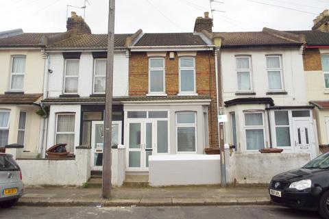 63 May Road, Gillingham, ME7 5UU