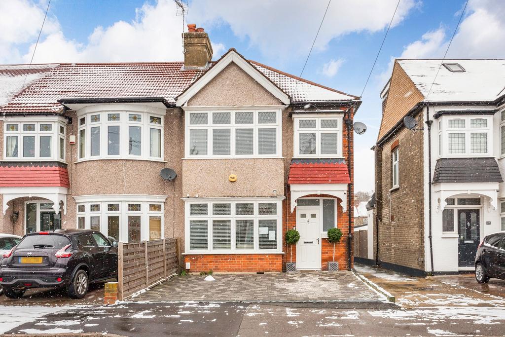 Coningsby Gardens, Highams Park, E4 3 bed end of terrace house £600,000