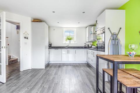 41 Empire Drive, Carterton, OX18 1BZ
