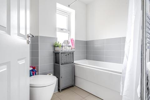 41 Empire Drive, Carterton, OX18 1BZ
