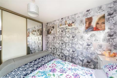 60 Foxwood Close, Feltham, TW13 7DL