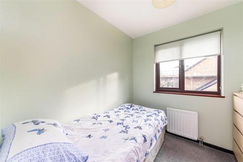 60 Foxwood Close, Feltham, TW13 7DL