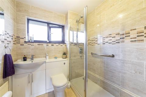60 Foxwood Close, Feltham, TW13 7DL