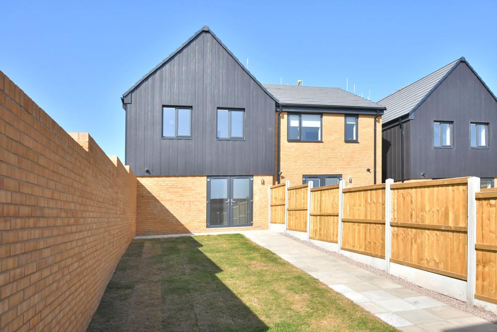 Saxon Place, Lichfield Street, Hanley 3 bed semidetached house £162,500