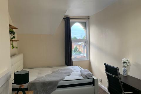 4 bedroom flat to rent - Magdalen Road, Oxford