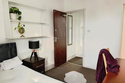 4 bedroom flat to rent, Magdalen Road, Oxford