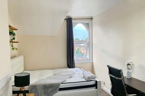4 bedroom flat to rent, Magdalen Road, Oxford