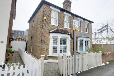 49 Cotleigh Road, Romford, RM7 9AS