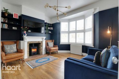 49 Cotleigh Road, Romford, RM7 9AS