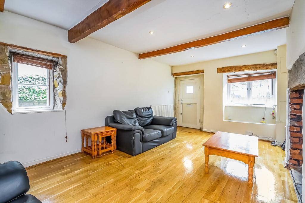 Moor Road, Headingley 3 bed cottage £1,261 pcm (£291 pw)