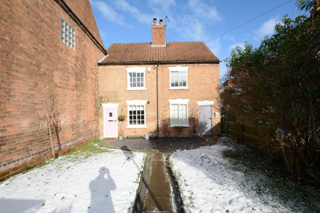 Easthorpe, Southwell 2 bed cottage £750 pcm (£173 pw)
