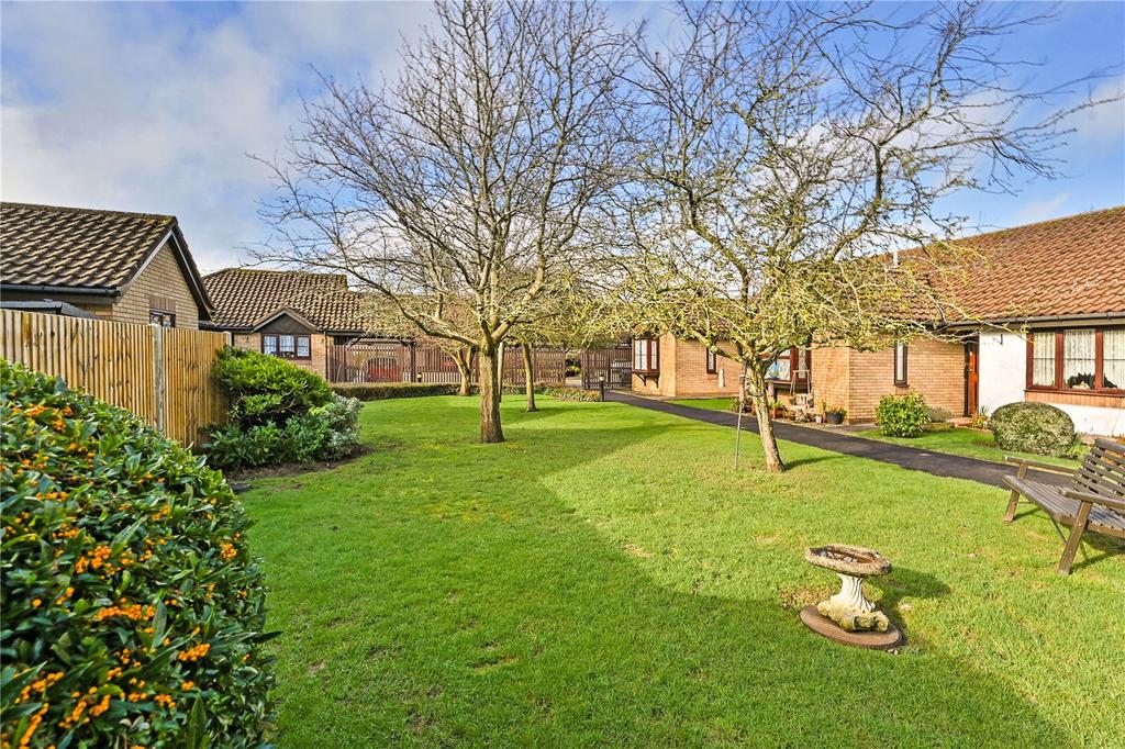 Meridian Court, Singleton, Ashford, Kent, TN23 2 bed bungalow for sale