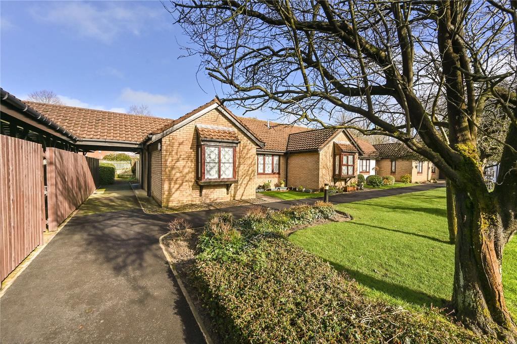 Meridian Court, Singleton, Ashford, Kent, TN23 2 bed bungalow for sale