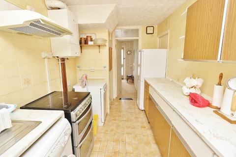 40 Ashvale Gardens, Romford, RM5 3QA