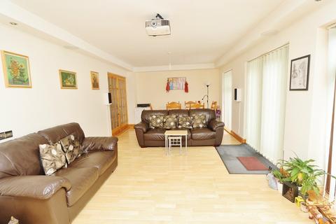 10 Elm Close, Romford, RM7 8HP