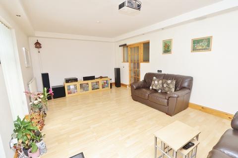 10 Elm Close, Romford, RM7 8HP