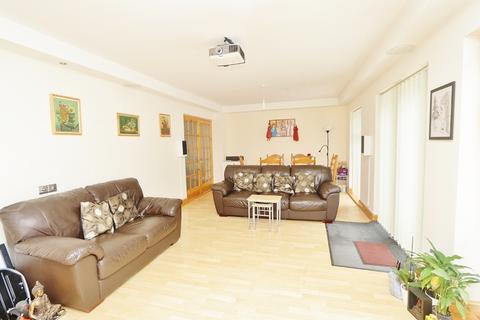 10 Elm Close, Romford, RM7 8HP