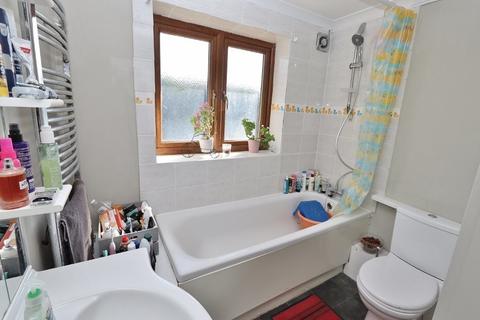 10 Elm Close, Romford, RM7 8HP