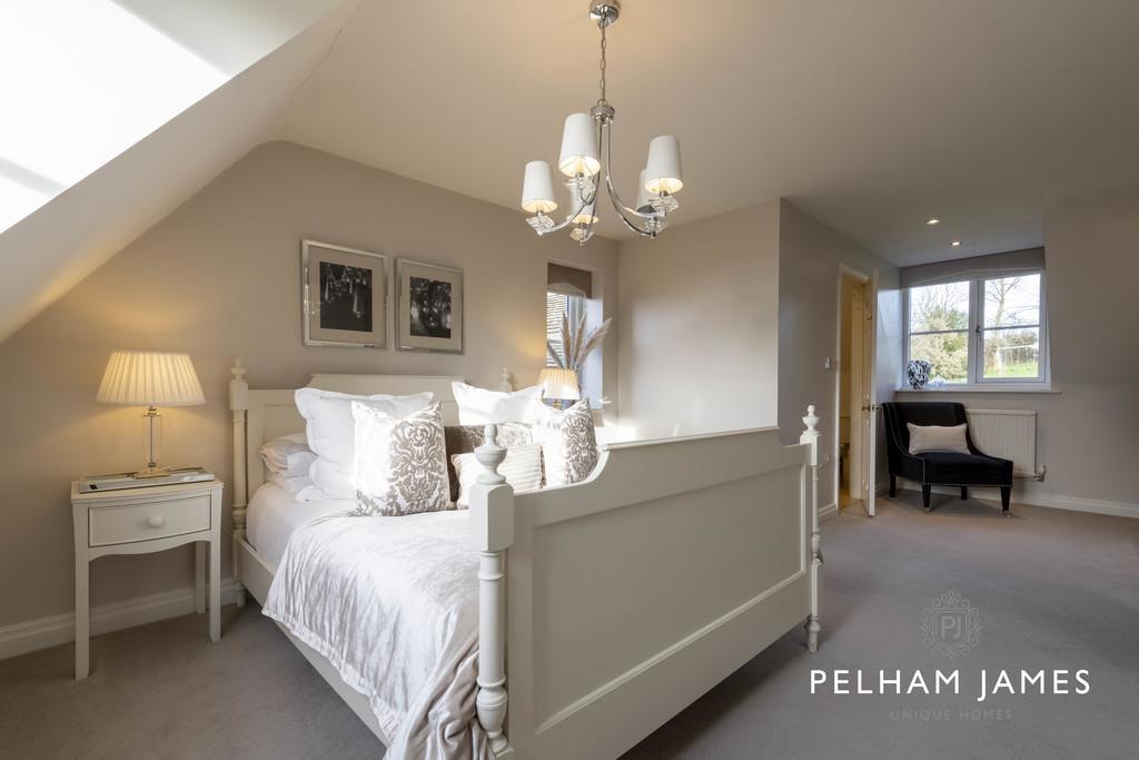 Principal bedroom and en suite