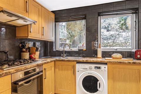 31 Wontford Road, Purley, CR8 4BE