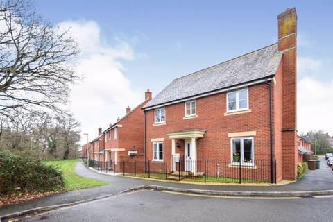 8 Dart Walk, Exeter, EX2 7QF