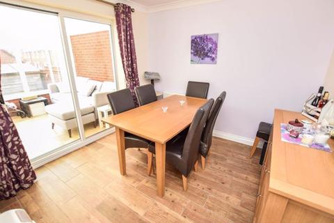 8 Dart Walk, Exeter, EX2 7QF
