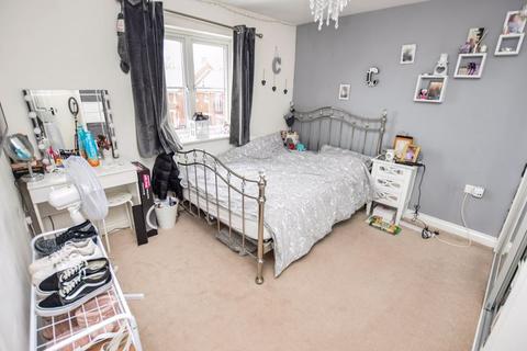 8 Dart Walk, Exeter, EX2 7QF