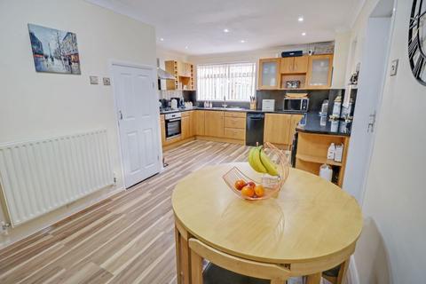 30 Corran Garth, Hull, HU4 7HE